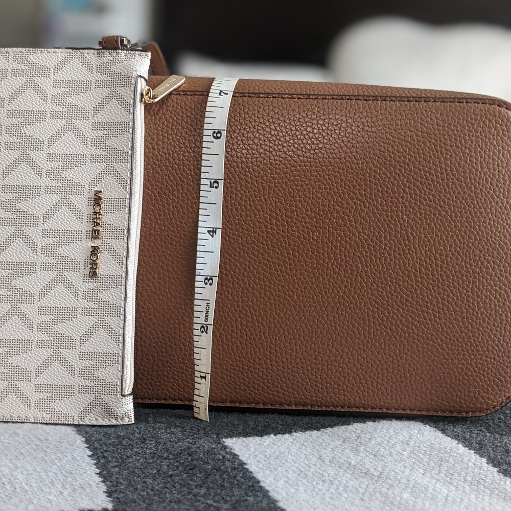 SOLD Michael Kors vanilla Brown drawstring tote - Picture 10 of 10
